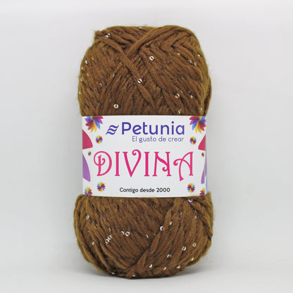 Divina - Petunia